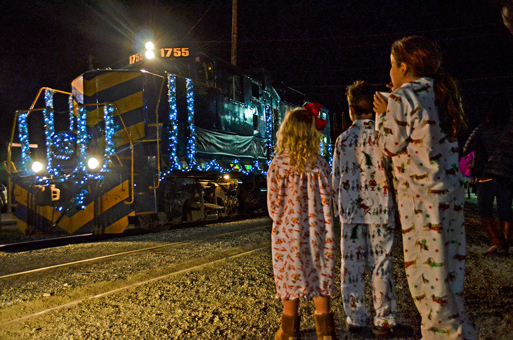 Polar-kids-PJs-train Kids in pajamas at train engine