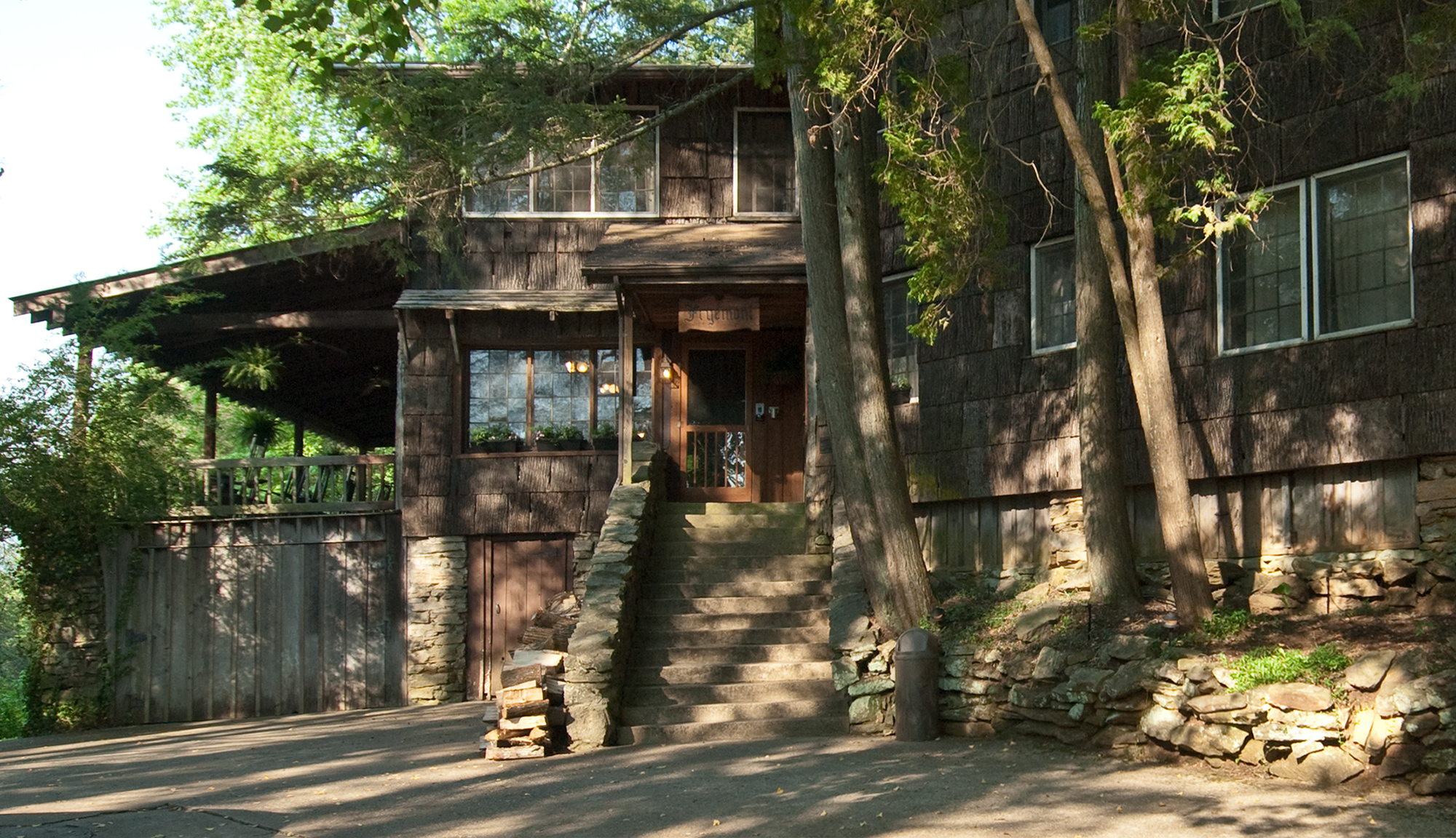 Fryemont front entrance