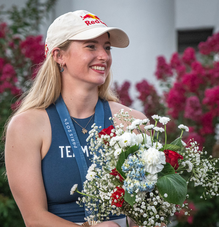 Evy-with-flowers3